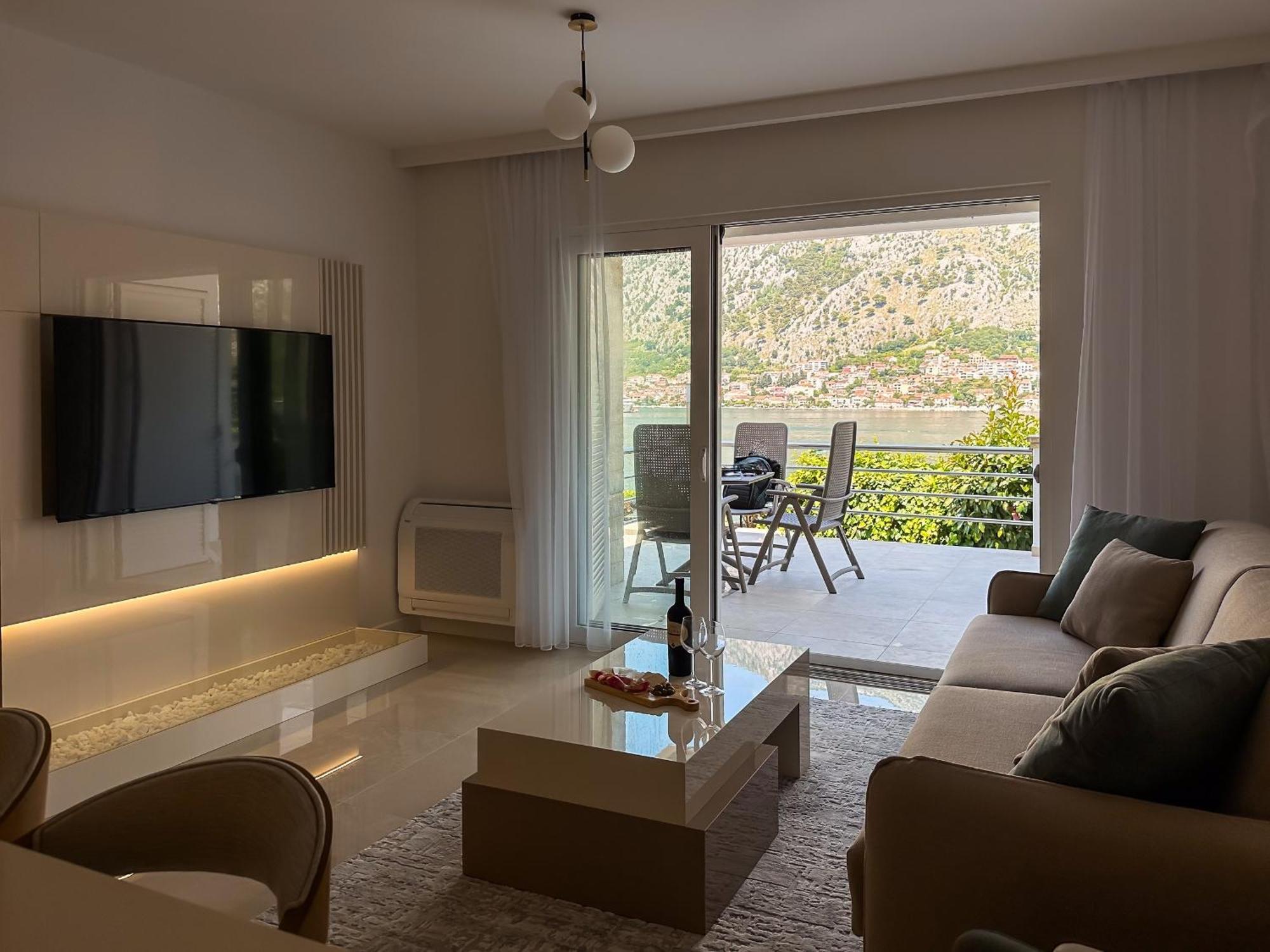 Chillout Apartment In Kotor Bay Buitenkant foto