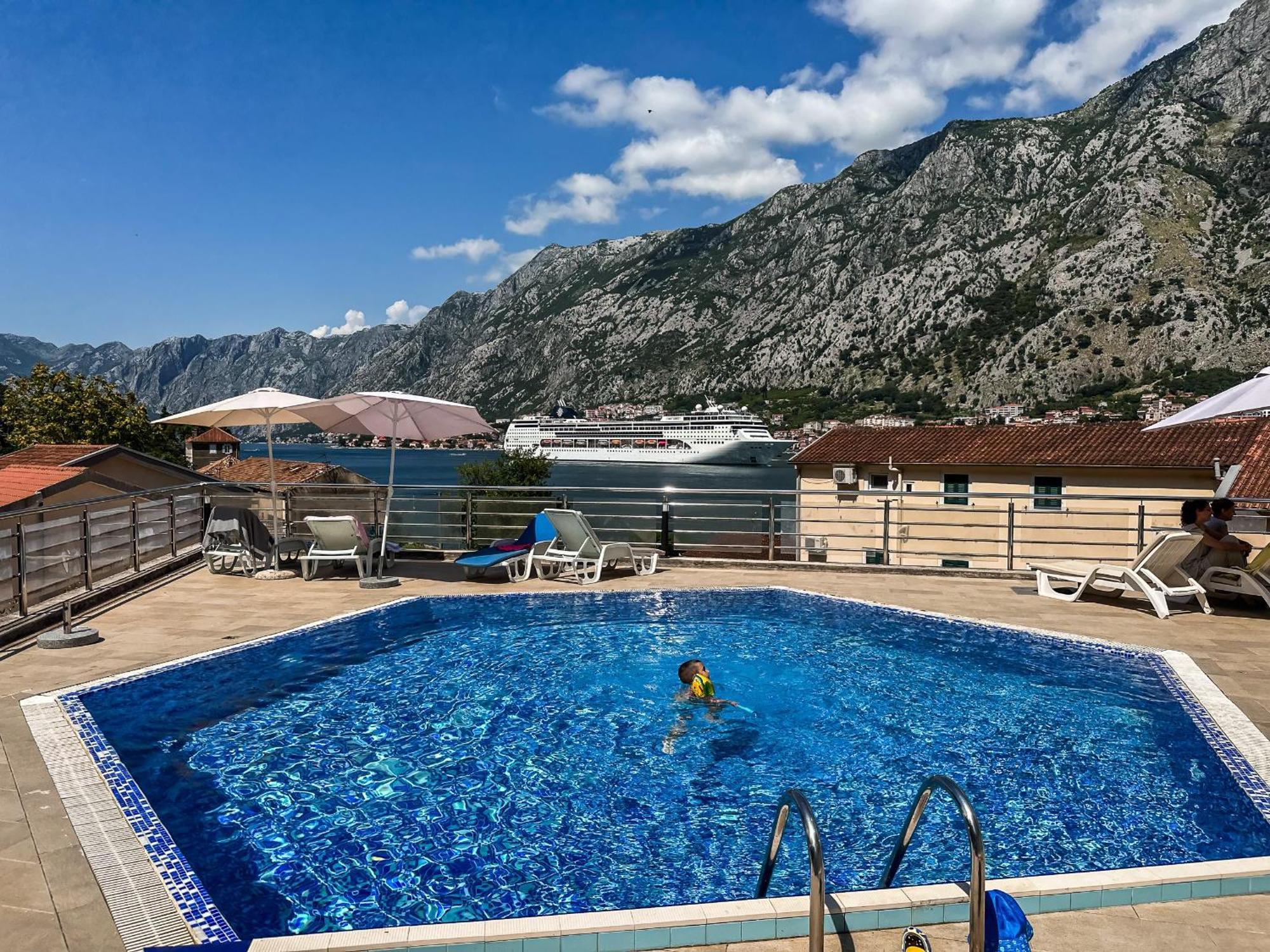 Chillout Apartment In Kotor Bay Buitenkant foto